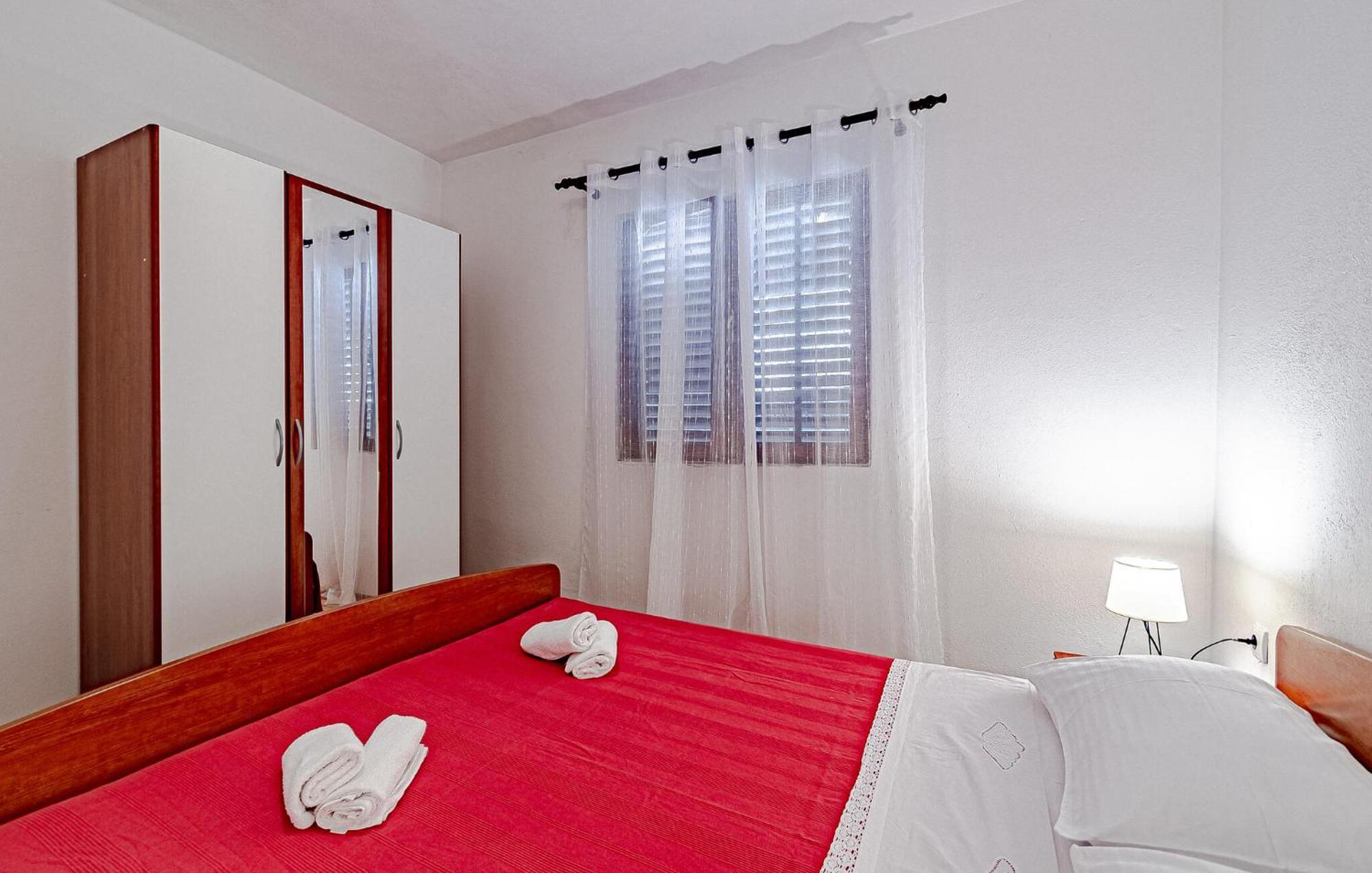 Stunning Home In Crnja Luka With Wifi Prigradica Exterior foto