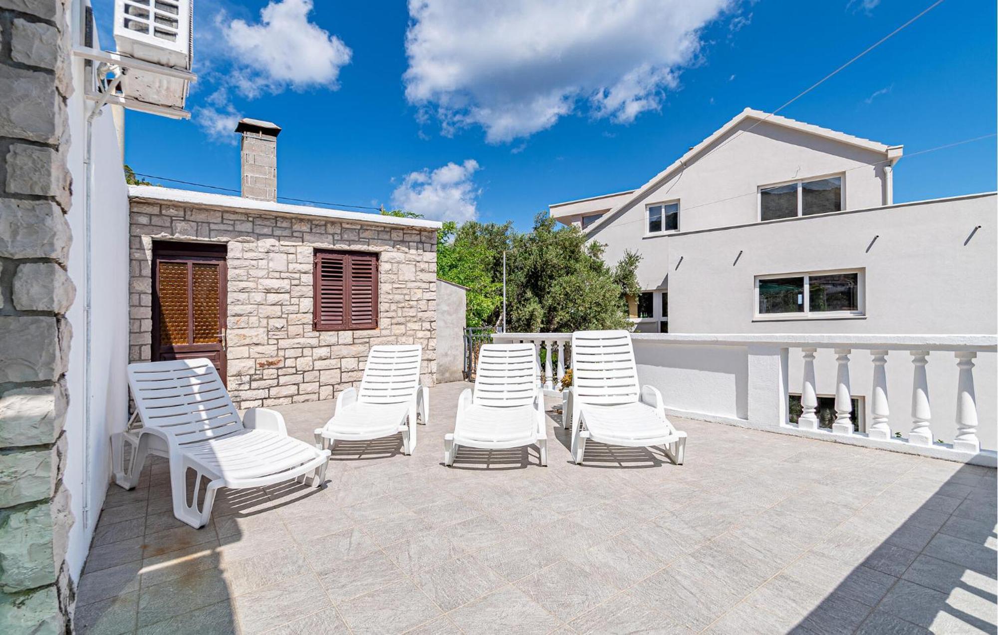 Stunning Home In Crnja Luka With Wifi Prigradica Exterior foto