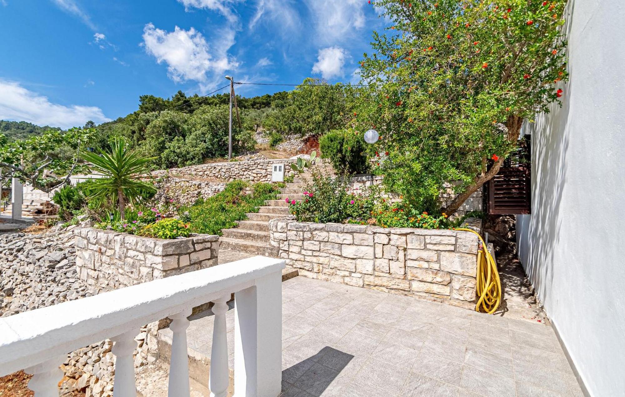Stunning Home In Crnja Luka With Wifi Prigradica Exterior foto